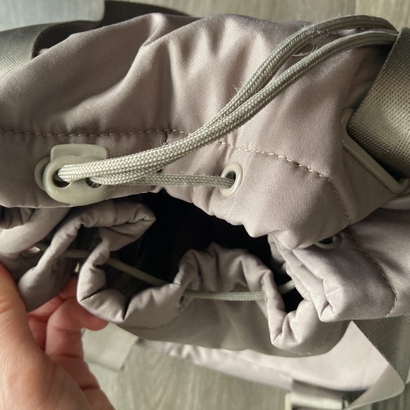 Beyond yoga backpack - Like new - Picture 7 of 8